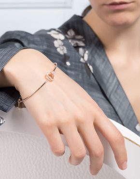 Bangle with hearts in Tiffany style